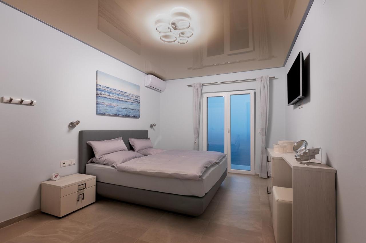 Beachfront Holiday Home - Private Heated Pool มีมิตเซ ภายนอก รูปภาพ