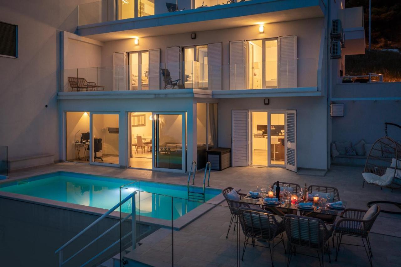 Beachfront Holiday Home - Private Heated Pool มีมิตเซ ภายนอก รูปภาพ